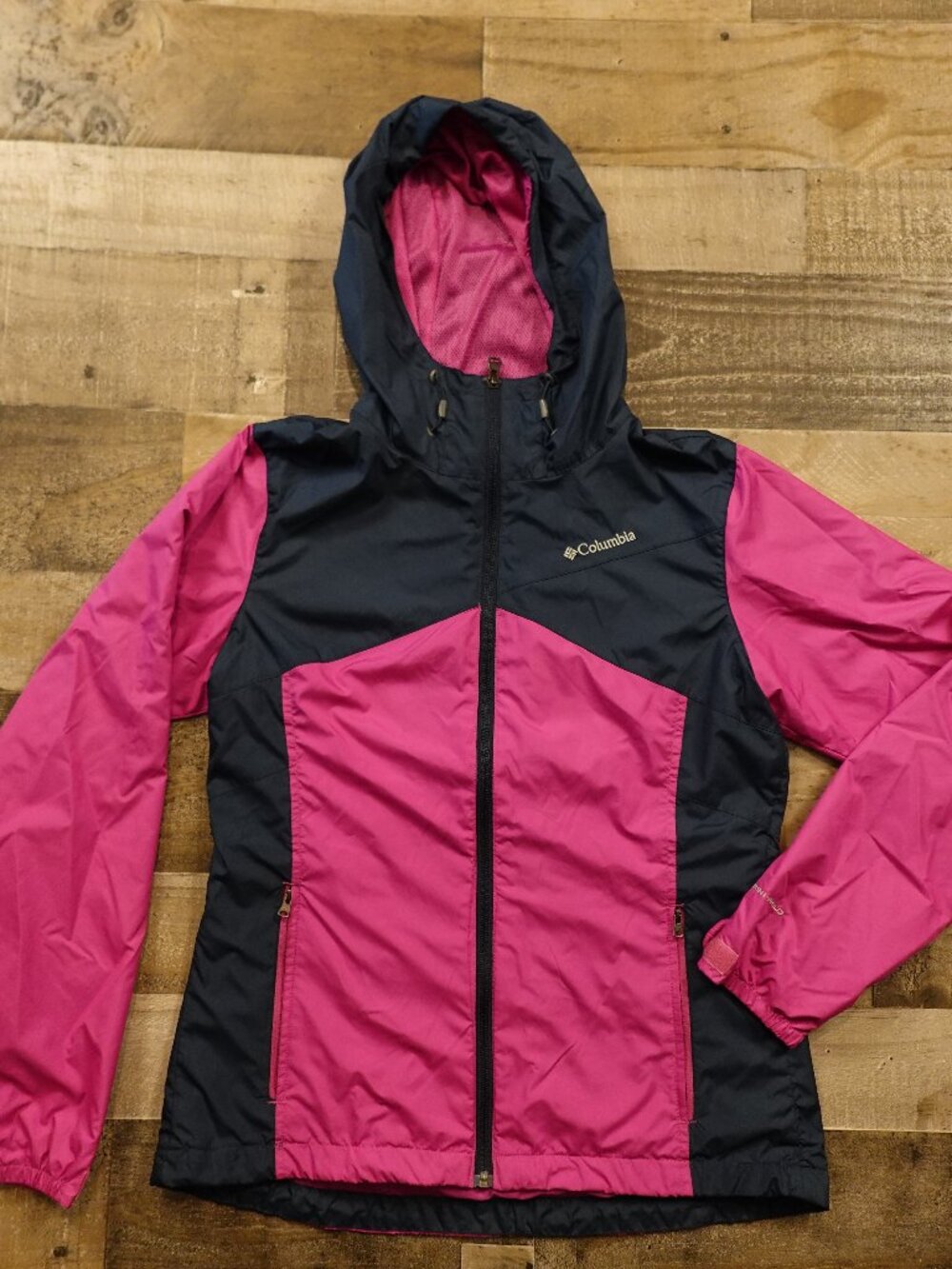Columbia Omni-Shield Rain Jacket Women’s Medium Magenta Navy Hooded